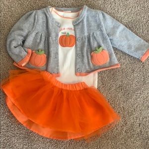 Gymboree Little Pumpkin Tutu 3pc baby outfit.